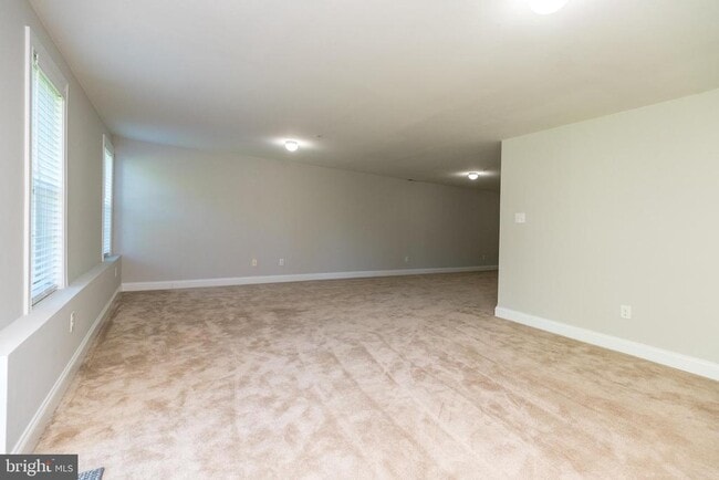 Building Photo - 3216 Brookside Dr