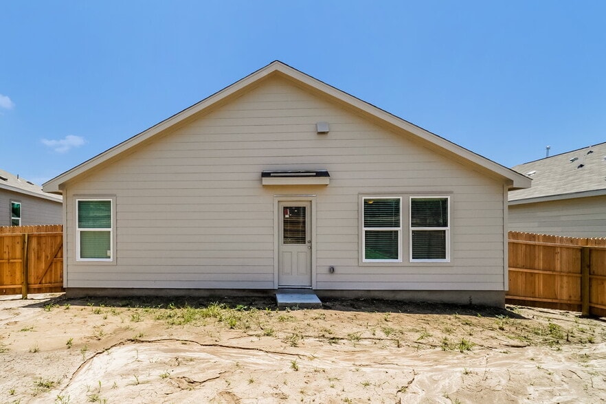 Building Photo - 13937 Reservoir Dr
