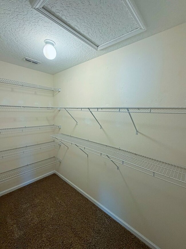 Building Photo - Beautiful 4 Bedroom, 2 Bathroom Home Situated on Grande Reserve Golf Course