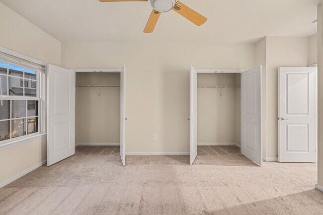 Building Photo - 2042 Track Cir