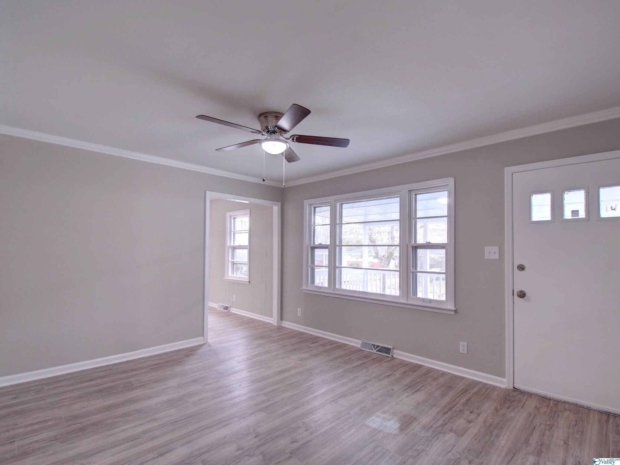 Building Photo - 609 Marguerite Dr NW
