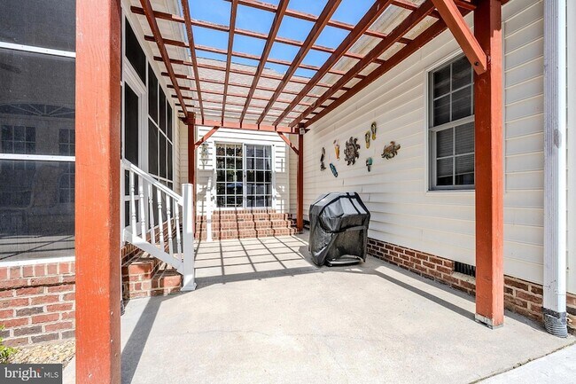 Building Photo - 18224 Green Blvd
