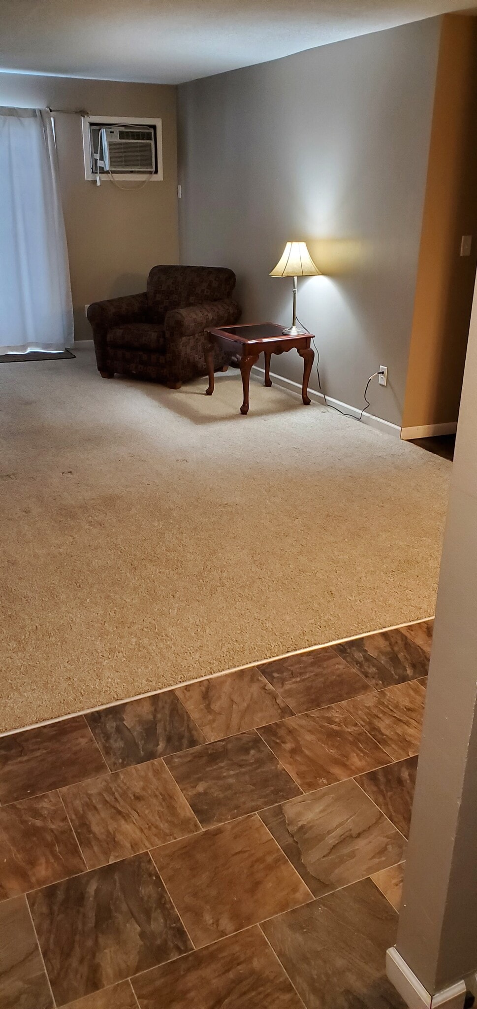 living room - 16534 Franklin Trl SE