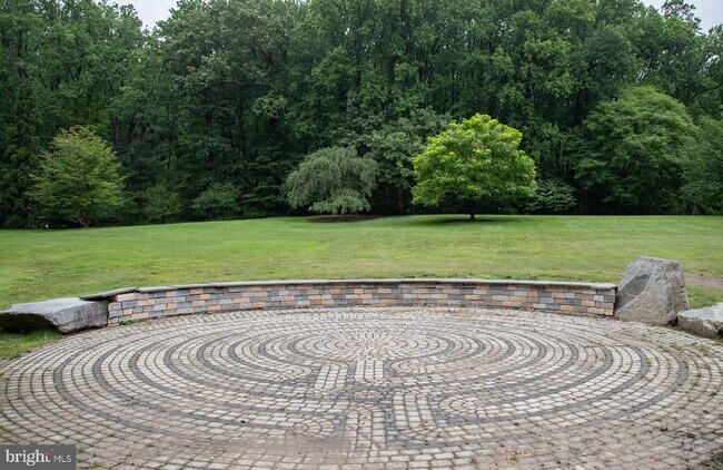 Building Photo - 2205 Parker Ave