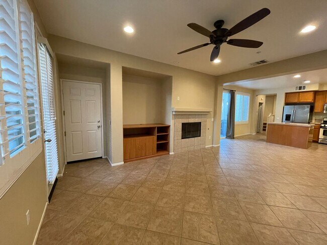 Building Photo - 3 bedroom, 2.5 bath Home located in the Gated College Lane Community in Redlands, CA