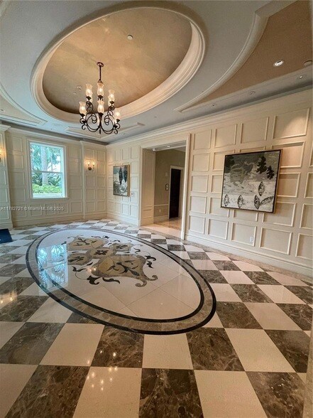 Building Photo - 16047 Collins Ave