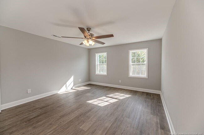 Building Photo - 533 Stadium Dr