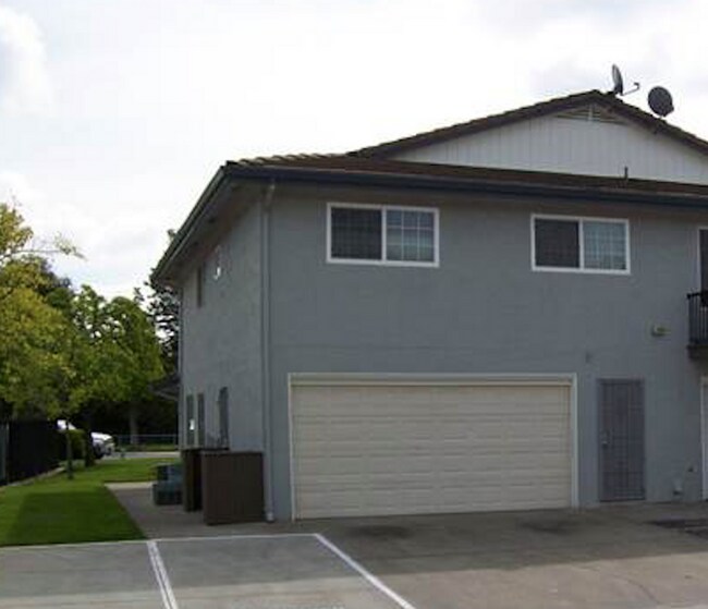 Building Photo - Great Condo in Antioch!