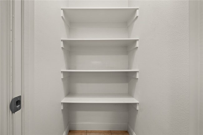 Building Photo - 3806 W Tanyard Dr