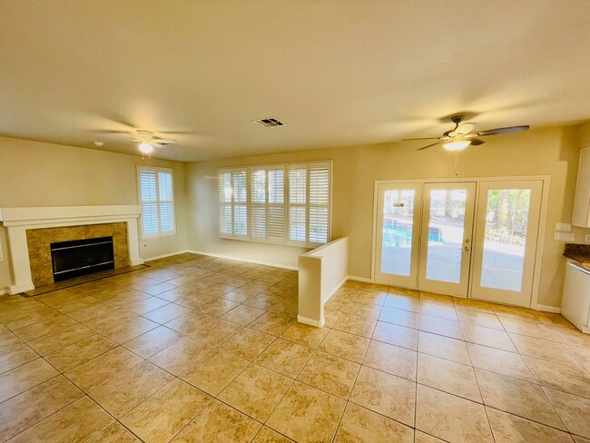 Building Photo - COMING SOON: Hardwood floors, freshly pain...