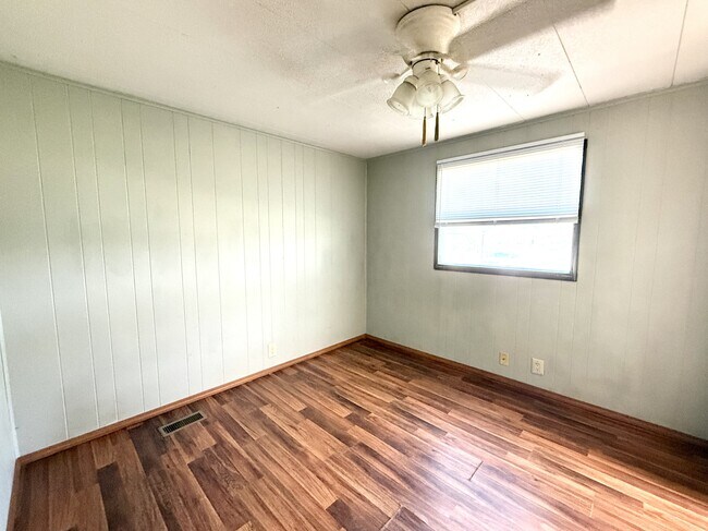 Building Photo - 90 White Tail Ln