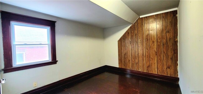 Building Photo - 156 Chadduck Ave