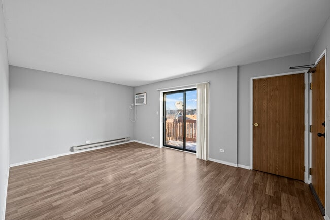 Building Photo - 1324 Geneva Dr