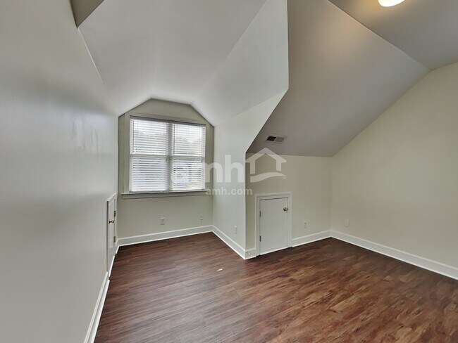 Building Photo - 13036 Meadowmere Road