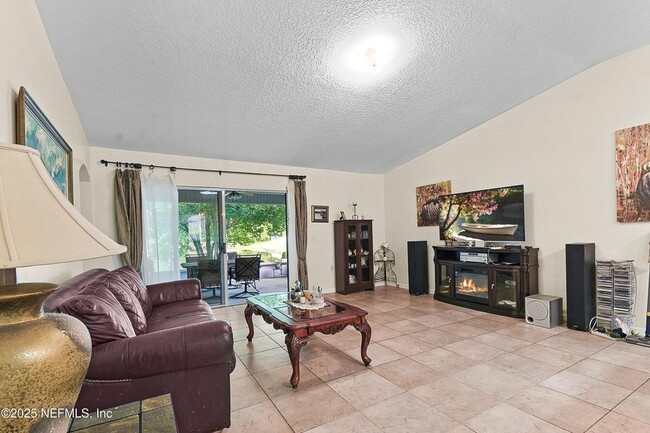 Building Photo - 237 N Hidden Tree Dr