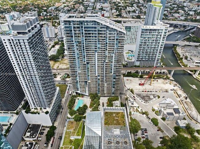 Building Photo - 88 SW 7th St