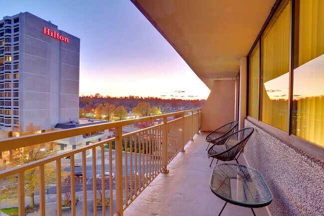 Building Photo - 320 23rd St S