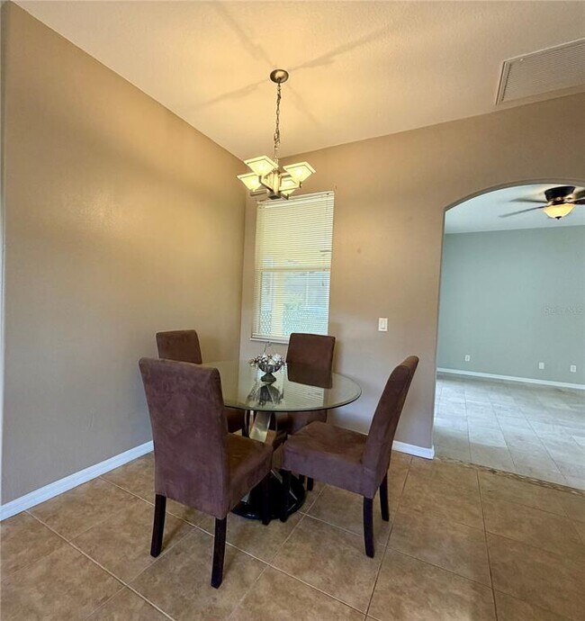 Building Photo - 1204 S San Mateo Dr