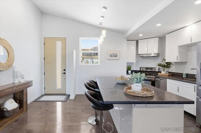 Building Photo - 5447 Soledad Rd