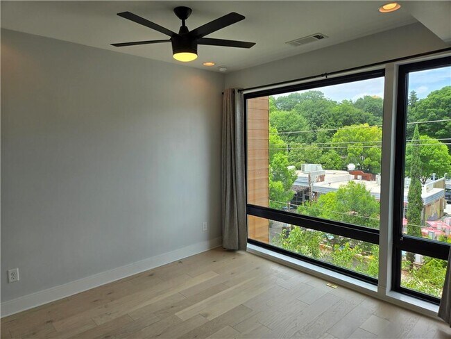 Building Photo - 1307 Glenwood Ave SE