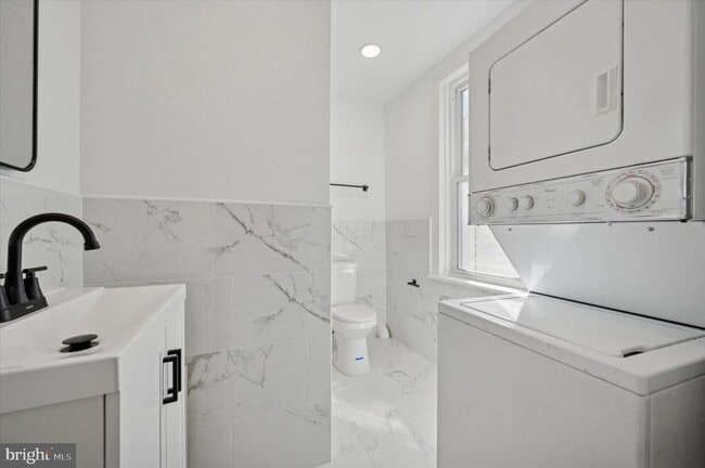 Building Photo - 1217 N 28th St
