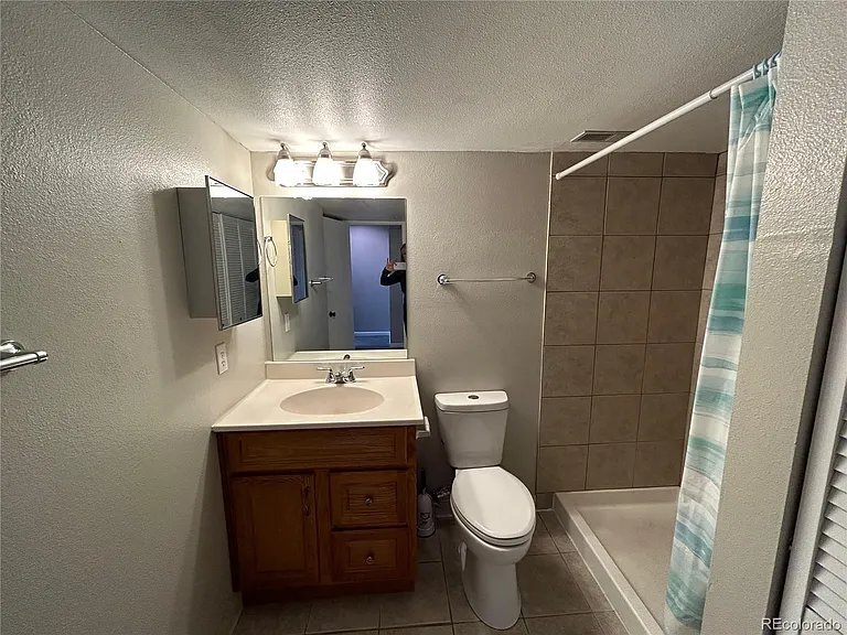 Building Photo - 440 W Rockrimmon Blvd