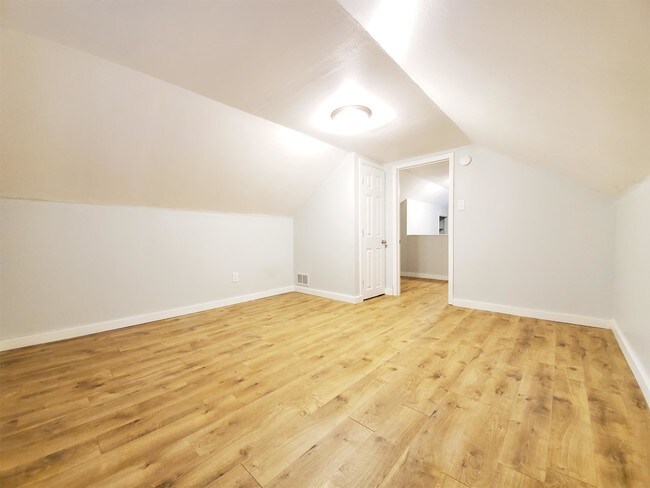 Building Photo - 707 7th St NW