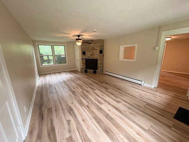 Building Photo - Newly Remodeled 2-Bedroom, 1.5-Bath Home