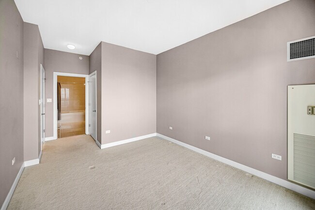 Building Photo - 1201 S Prairie Ave
