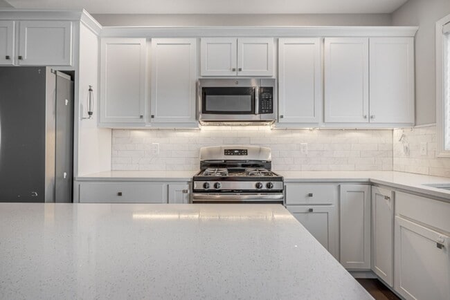 Building Photo - 4 Bed, 4 Bath House on Legends Golf Course