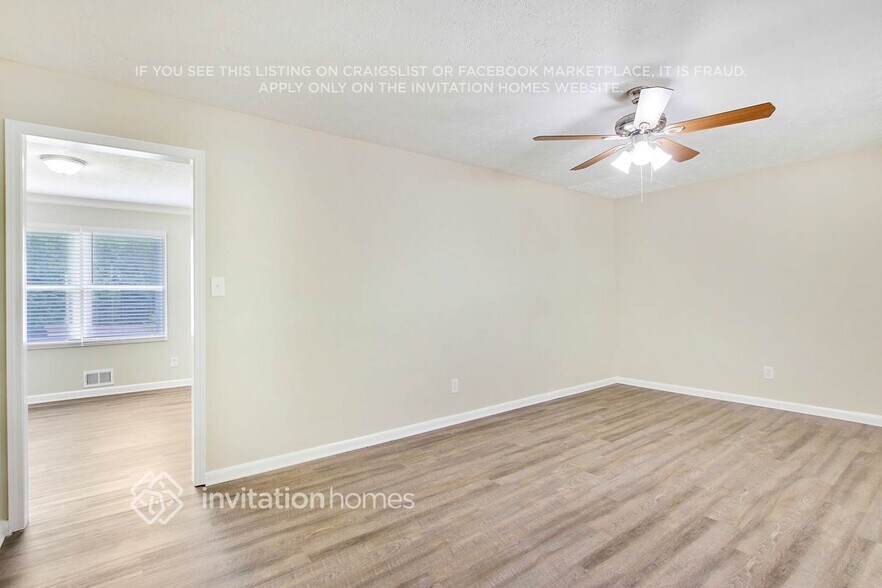Building Photo - 3330 Scott Dr