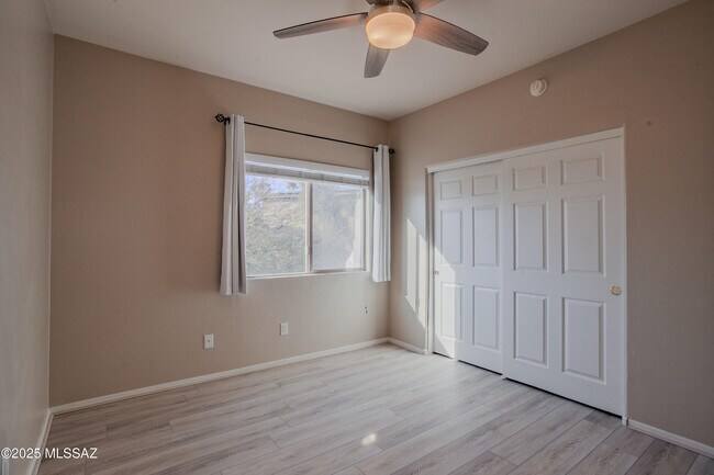 Building Photo - 6161 N Placita San Agustin
