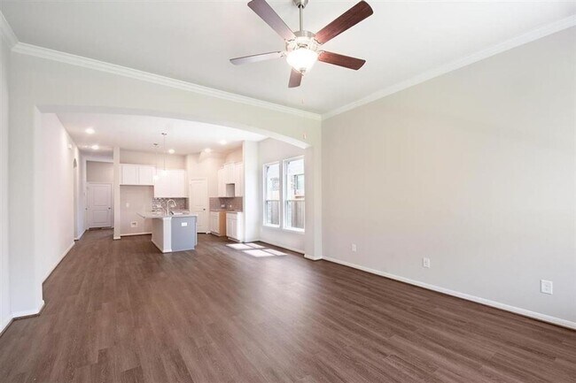 Building Photo - AVAILABLE NOW! This  3 bedroom, 2.5 bath, 1.5 story home is located in the convenient location of...