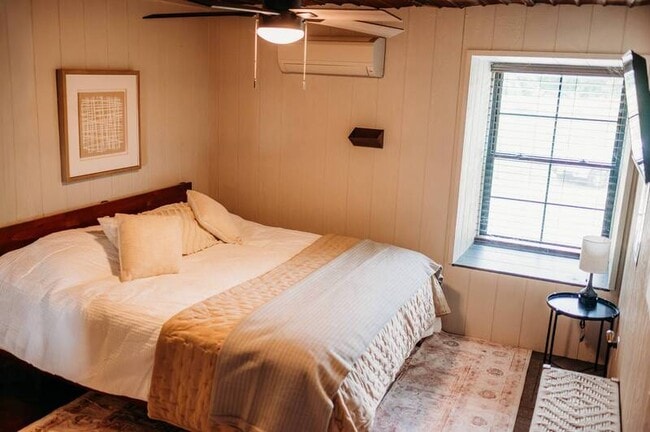 Building Photo - 19920 NW Farley Hampton Rd