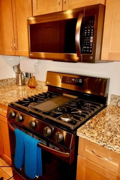 Building Photo - 5 S 500 W