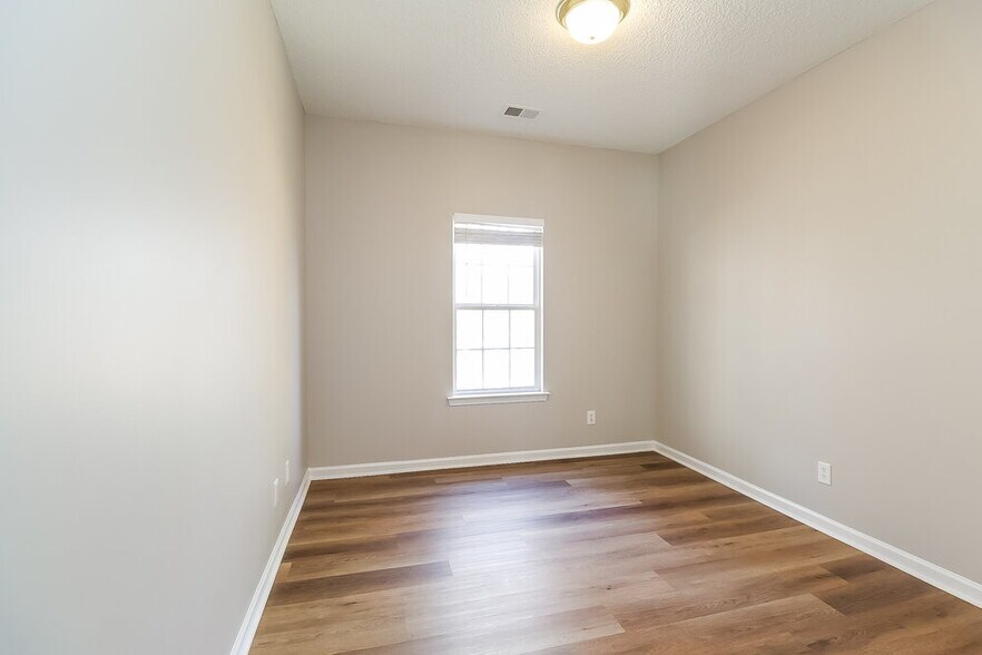 Building Photo - 197 Everett Park Dr