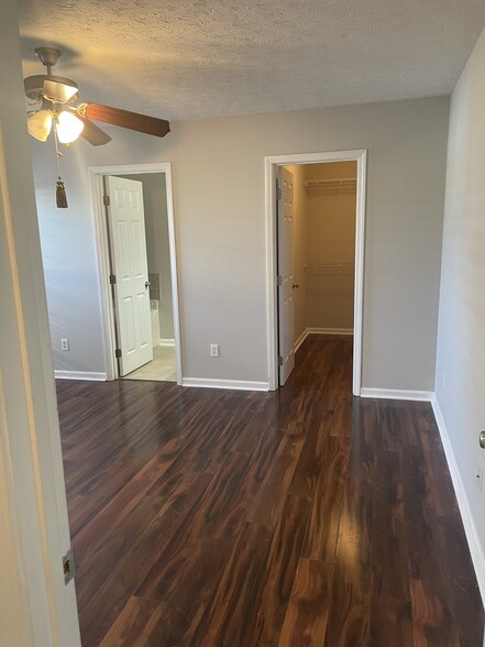 Master Bedroom - Bedroom # 1 - 600 22nd Ave