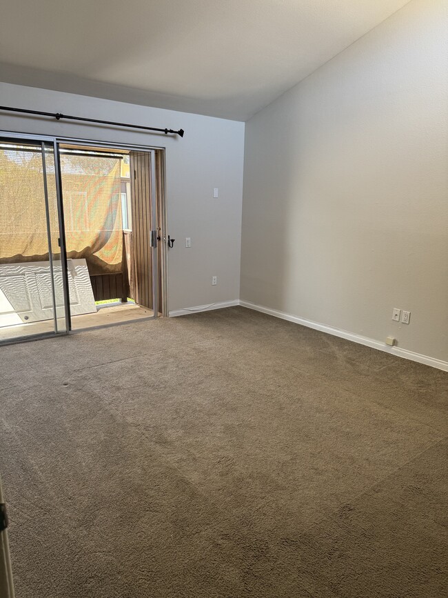 Building Photo - 3454 Castle Glen Dr