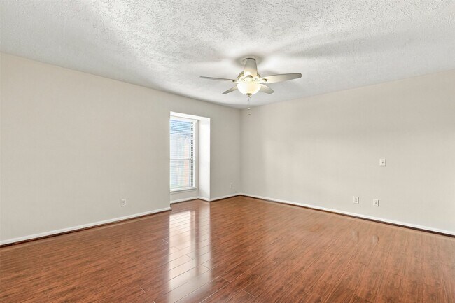 Building Photo - 1100 Augusta Dr