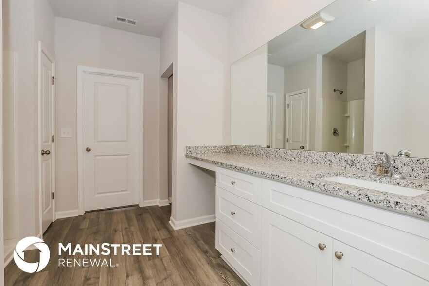 Building Photo - 2408 Curbow Dr
