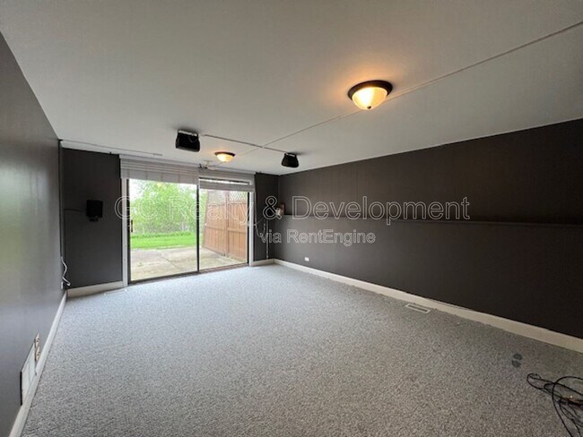 Building Photo - 1540 Edgefield Ln