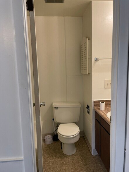 Building Photo - 4920 Old Maysville Rd