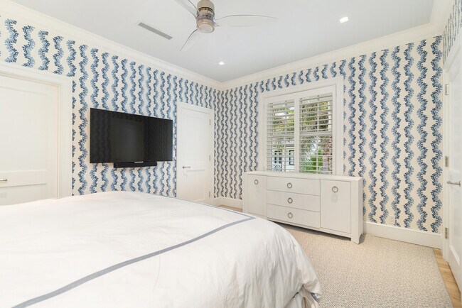 Building Photo - 146 Sunset Ave