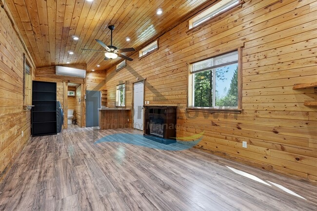 Building Photo - 1 Bedroom 1 Bath Cottage Style Studio Home with Off Street Parking Available in Sagle, Idaho!