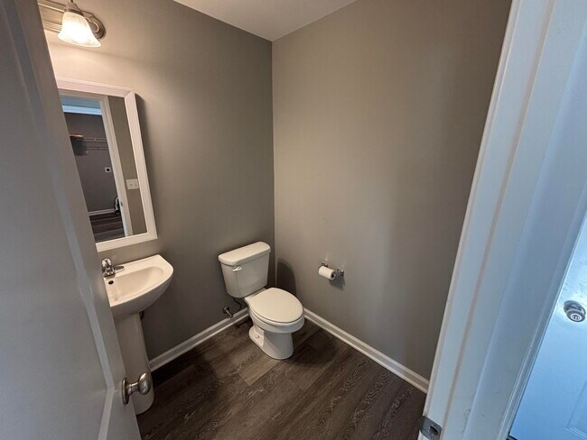 Building Photo - 140 Landry Ln