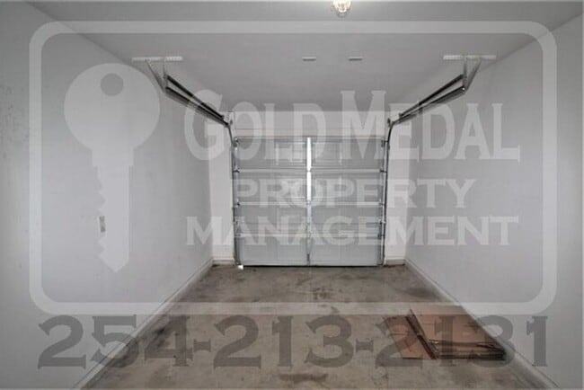 Building Photo - 2600 Lucille Dr