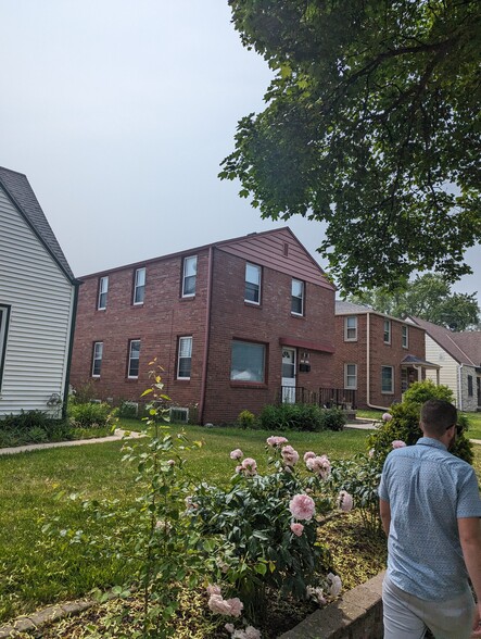 Building Photo - 3808 S Brust Ave