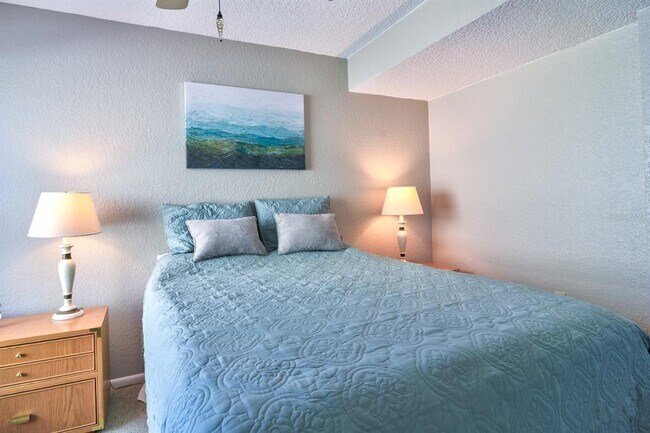 Building Photo - 900 Cove Cay Dr