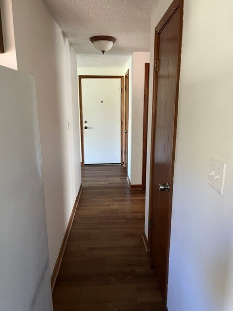 Building Photo - 103 Community Dr