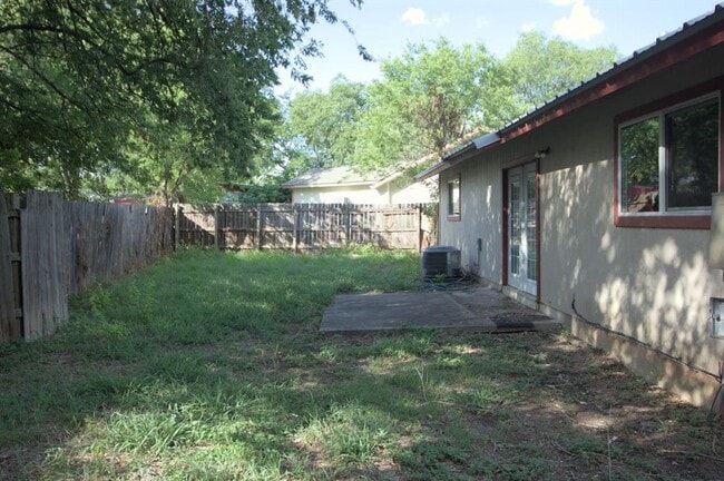Building Photo - 5204 Village Trail